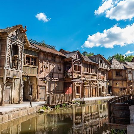 Hotel Les Quais De Lutece Plailly Exteriér fotografie