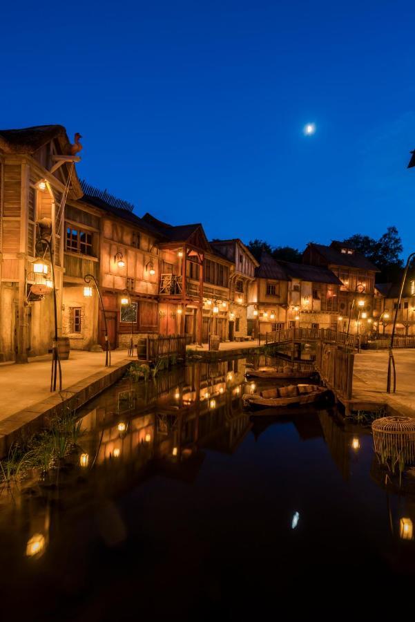 Hotel Les Quais De Lutece Plailly Exteriér fotografie