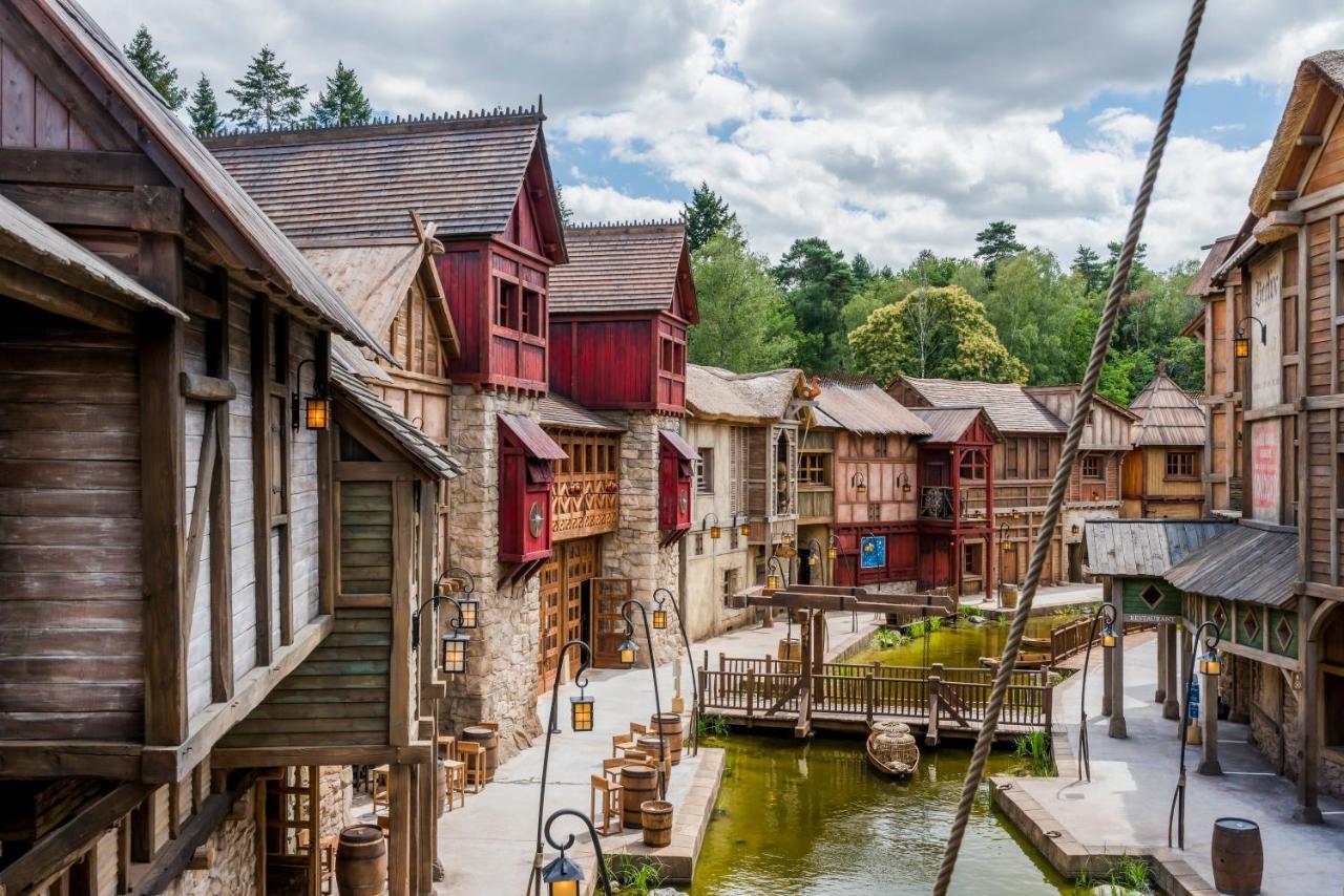 Hotel Les Quais De Lutece Plailly Exteriér fotografie